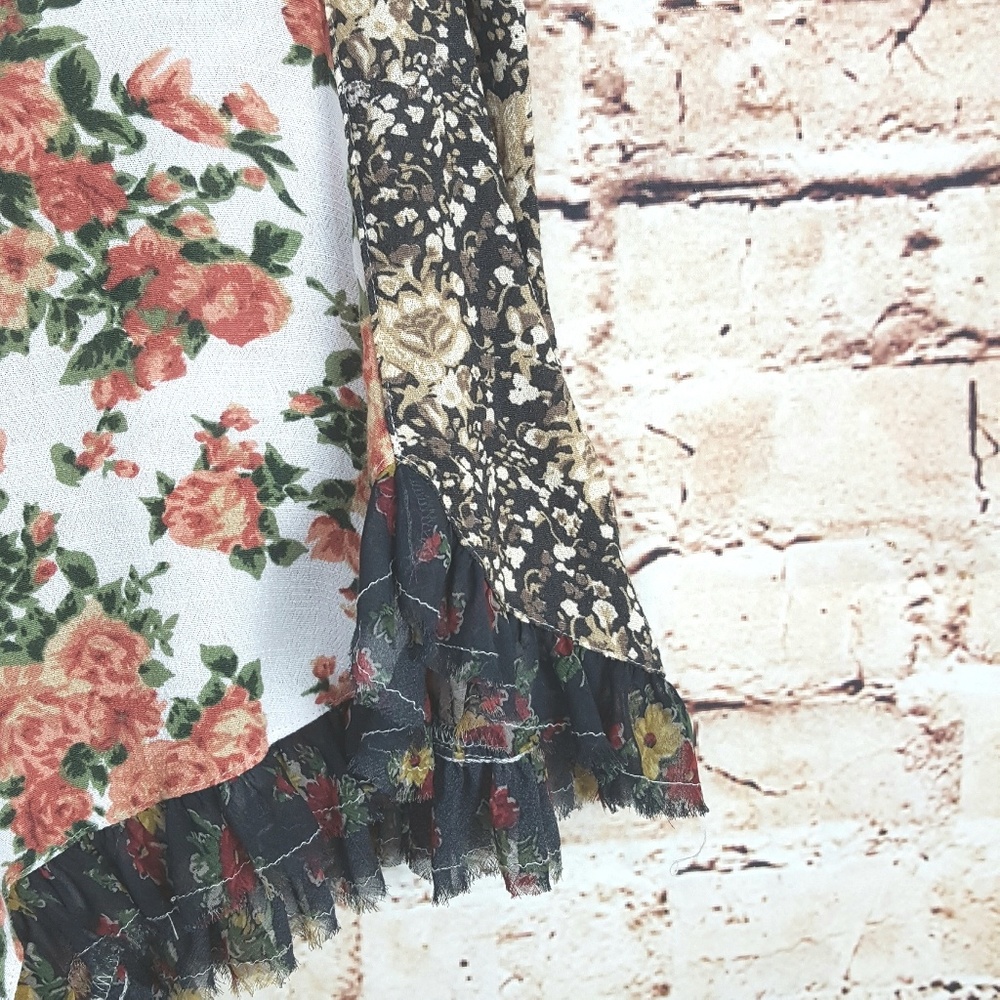 FREE PEOPLE|Moonlight Romance Floral Shorts Sz 6 - Picture 6 of 8